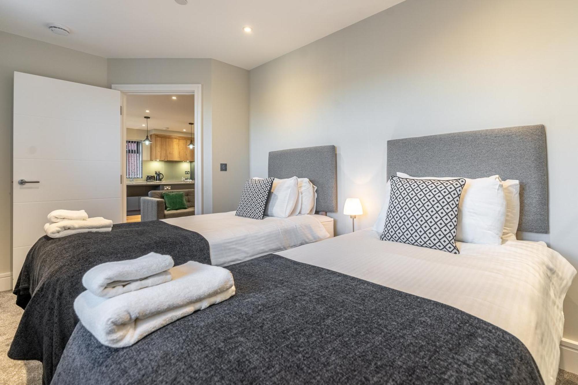 Bond House By Celador Apartments Reading Bagian luar foto